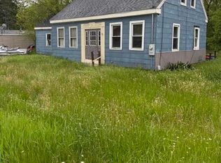 81 New County Rd, Rockland, ME 04841