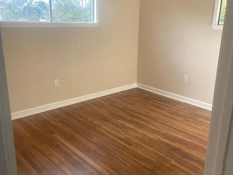 102 Hilltop Dr — Photo 8