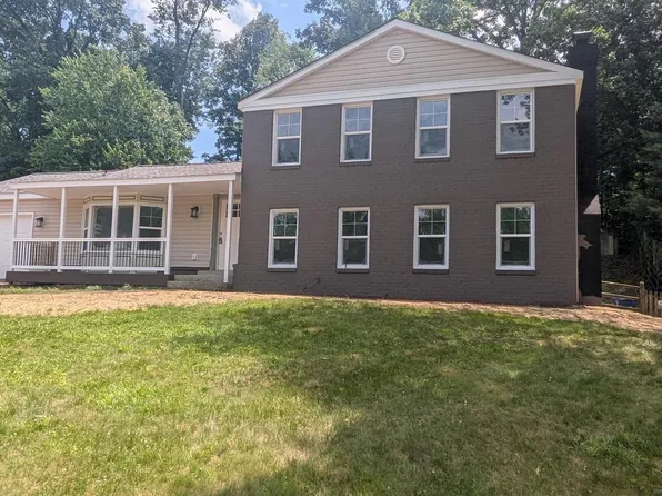 1216 Bradfield Dr SW, Leesburg, VA 20175
