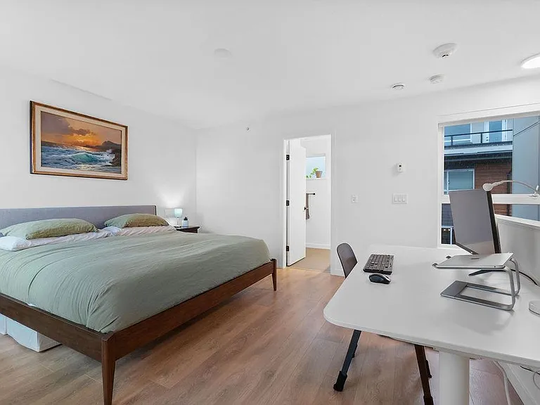 533 E 3rd St #17 — Photo 7