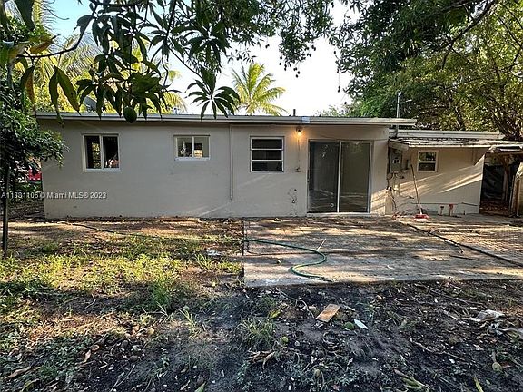 3rd image of 271 NE 22nd St