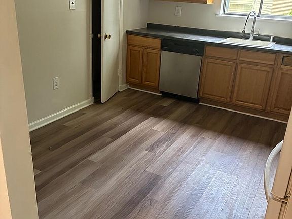4th image of 66 Anna Ct #266