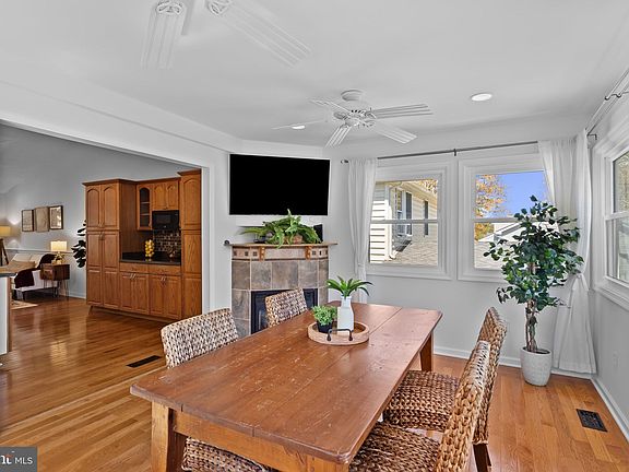 4th image of 7909 Wiltshire Ct