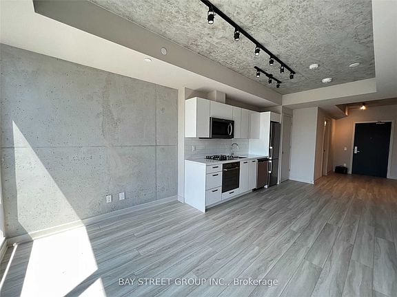 5th image of 458 Richmond St W #1504