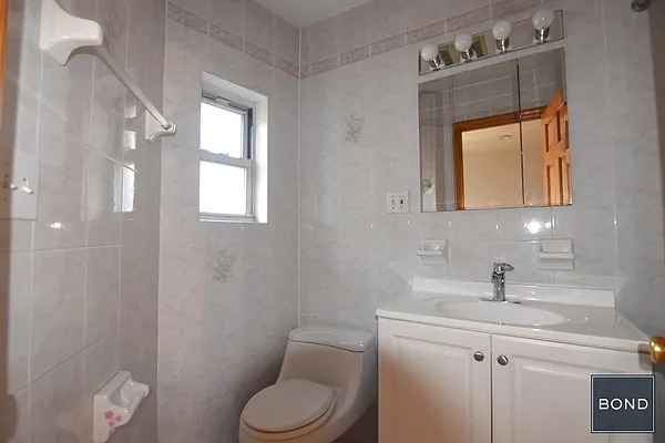 Rented by Bond New York | media 10