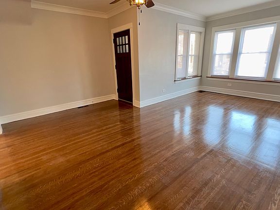 4th image of 4827 W Barry Ave Unit 1