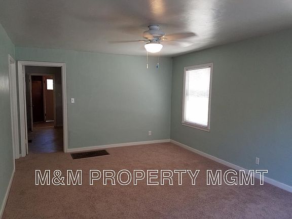 29 Alameda Blvd Living Room