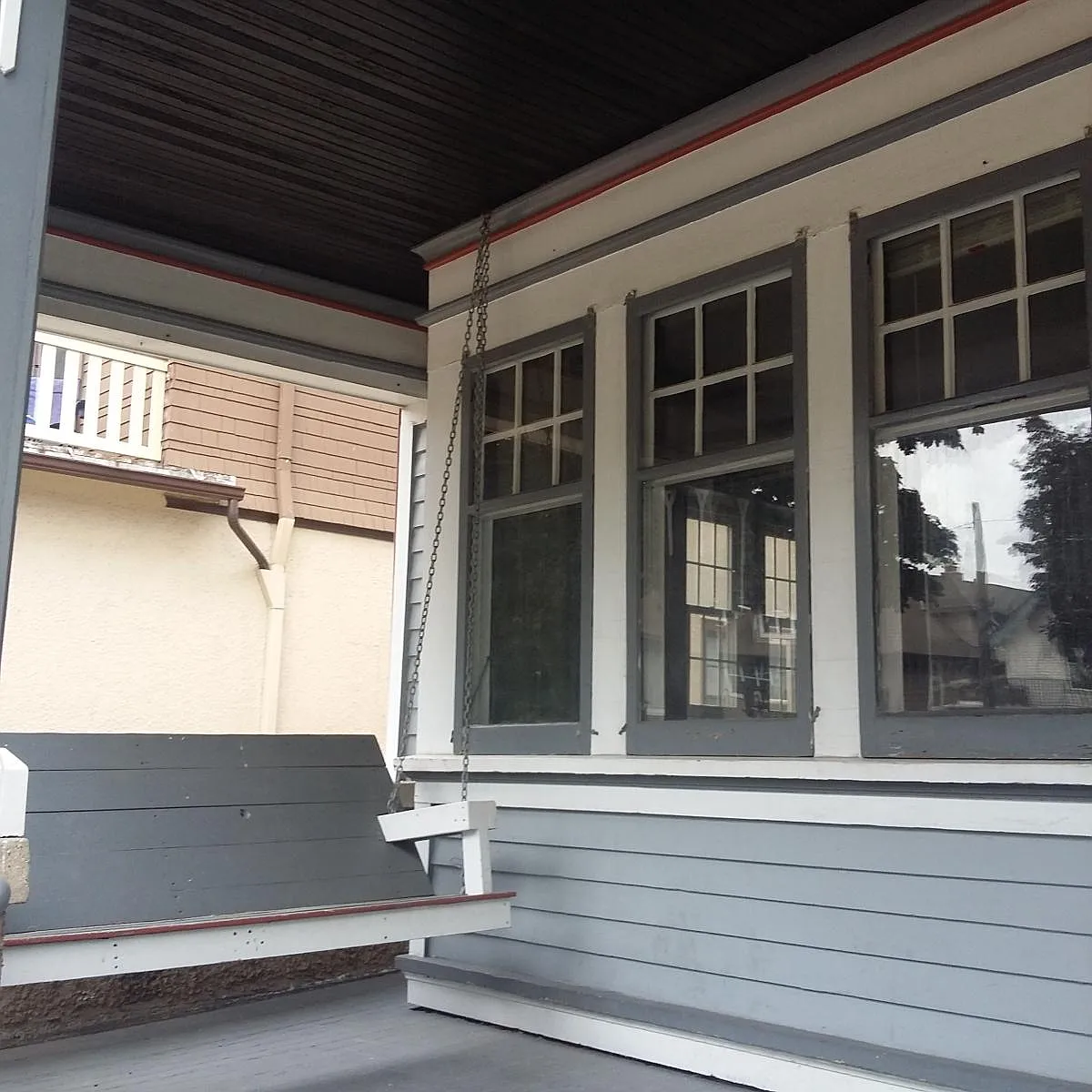porch - 3033 N Maryland Ave