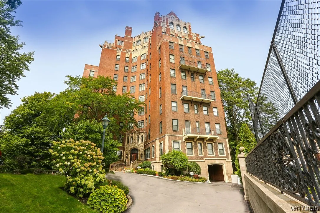 1 bed, 1.5 bath, 882 sqft, $2,350 — Photo 3