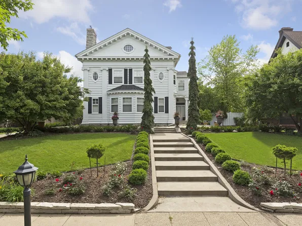 2215 Pillsbury Ave, Minneapolis, MN 55404