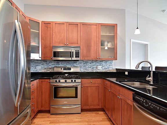 3rd image of 5075 N Lincoln Ave #G-11