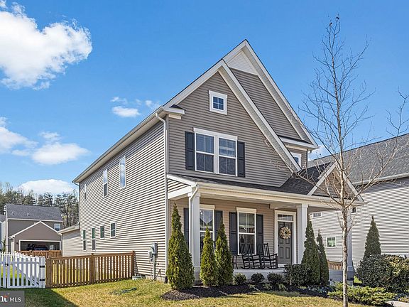 3rd image of 6610 Shelton Ln