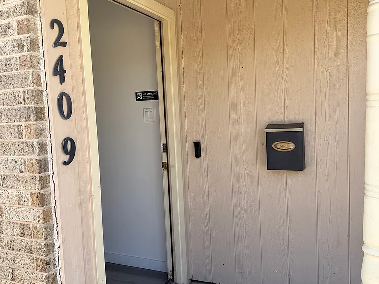 2409 Summer Place Dr — Photo 4