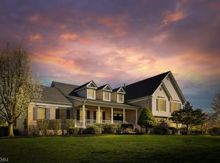 82 Oxford Pl, Hillsborough Twp., NJ 08844