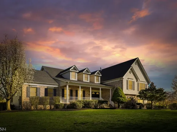 82 Oxford Pl, Hillsborough Twp., NJ 08844