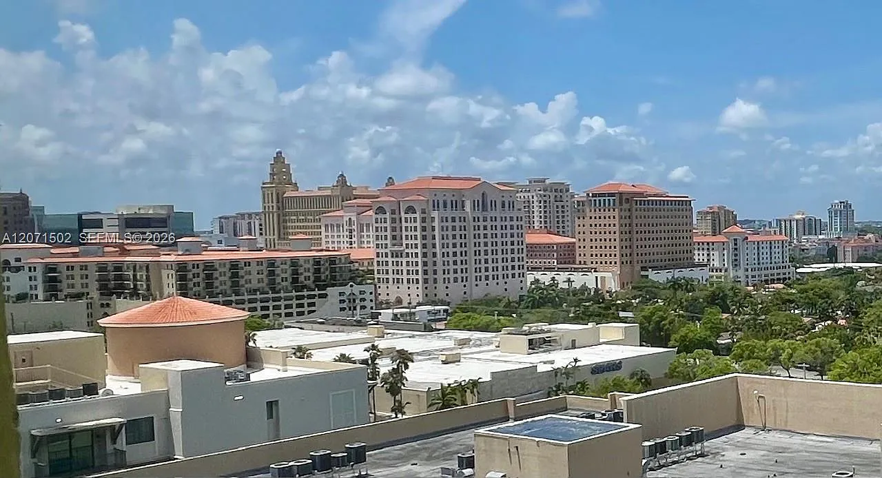 Coral Plaza Of Miami Cond — Photo 1