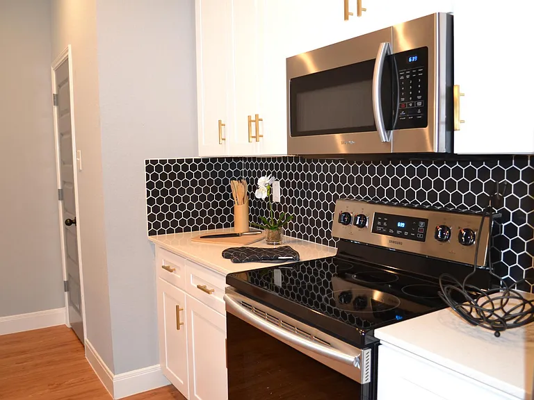 2608 Avenue K St — Photo 15