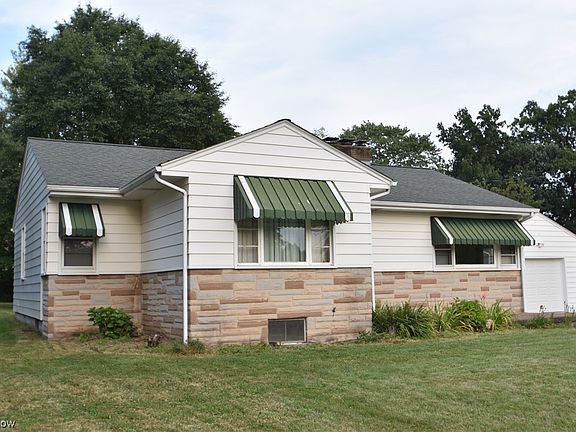 3rd image of 827 Birch Hill Dr