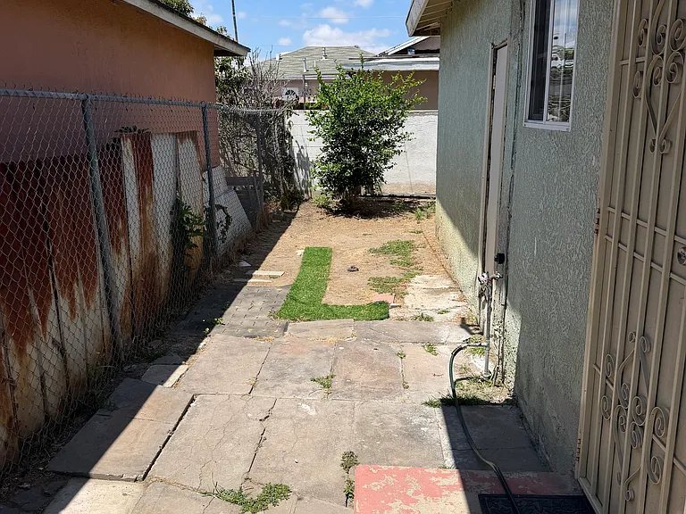 Peach St — Photo 6