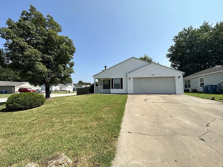 1306 Crescent St — Photo 1