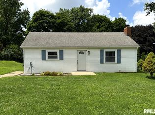201 S Olin St, Altona, IL 61414
