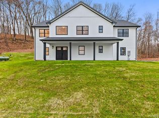 14 Foxwood Ter E, Patterson, NY 12563