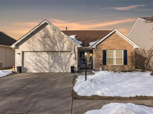 372 W Pugh Dr, Springboro, OH 45066