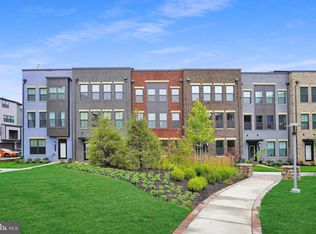 13009 Hattontown Sq, Herndon, VA 20171