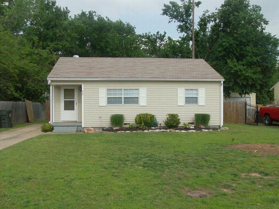 1st image of 629 Villa Dr