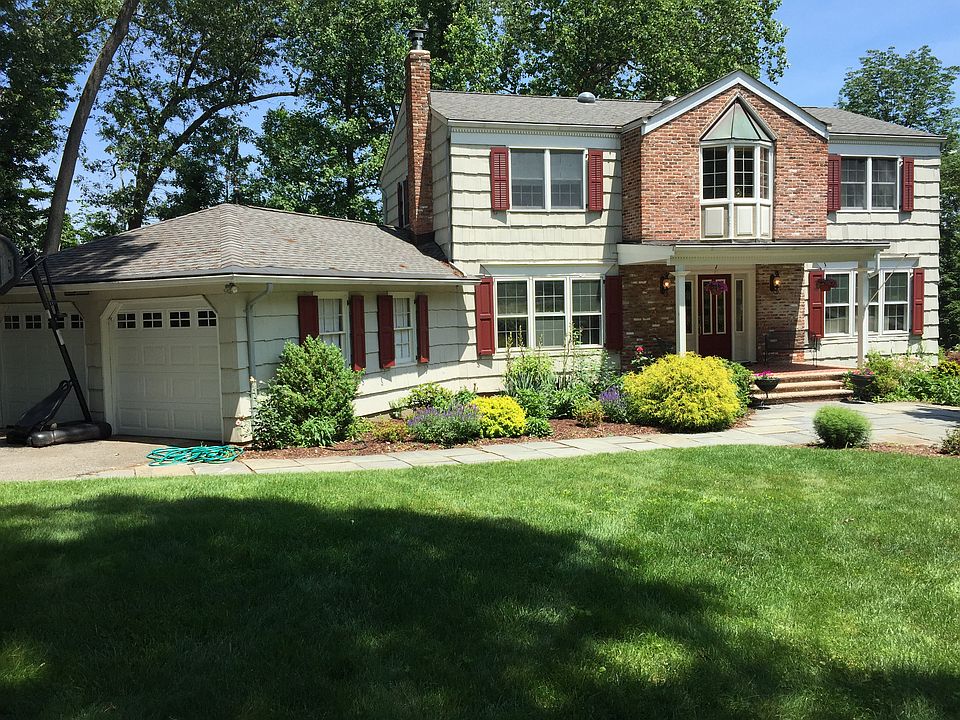 Gorgeous Colonial