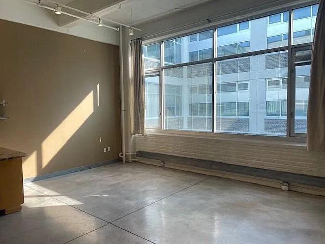 Building Photo - 700 Washington Ave N #515