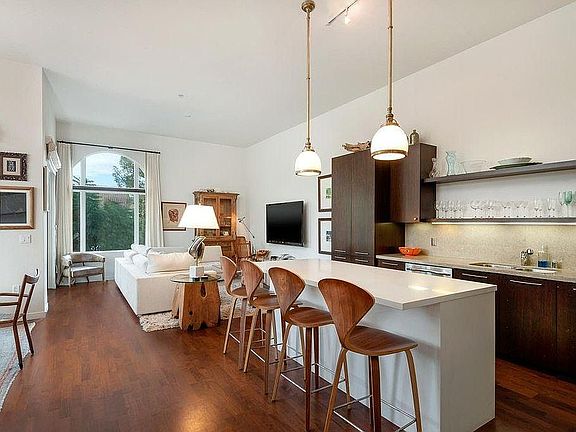 5th image of 401 Chapala St Floor 2