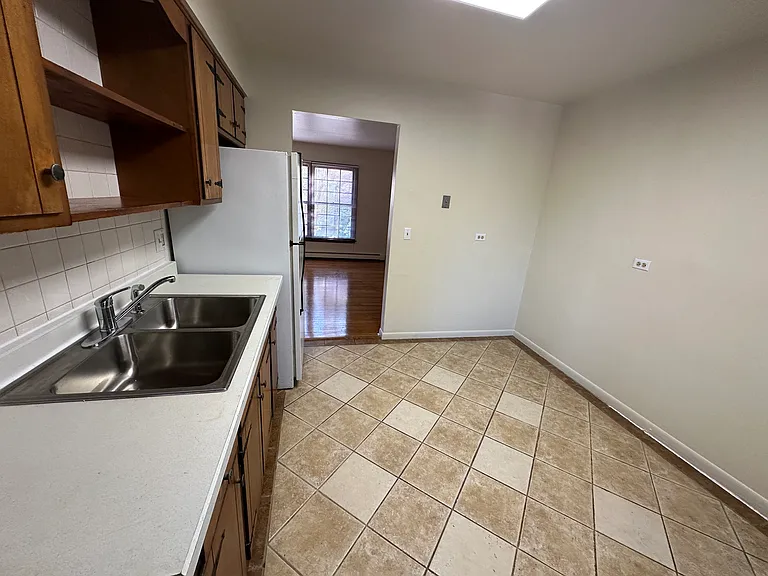 516 Lake Ave #2 — Photo 8
