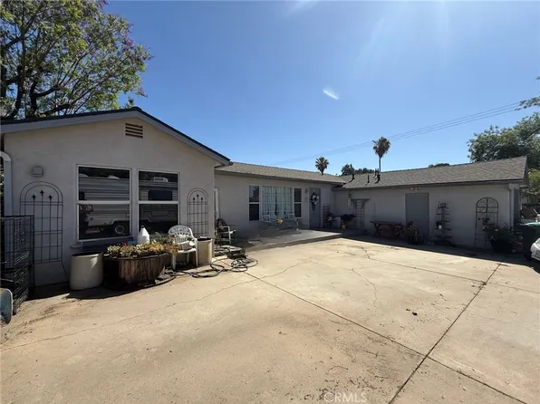 325 W Avenue L, Calimesa, CA 92320
