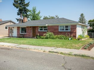 801 E 19th St, The Dalles, OR