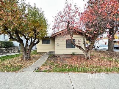 117 N Jackson St, Moscow, ID, 83843
