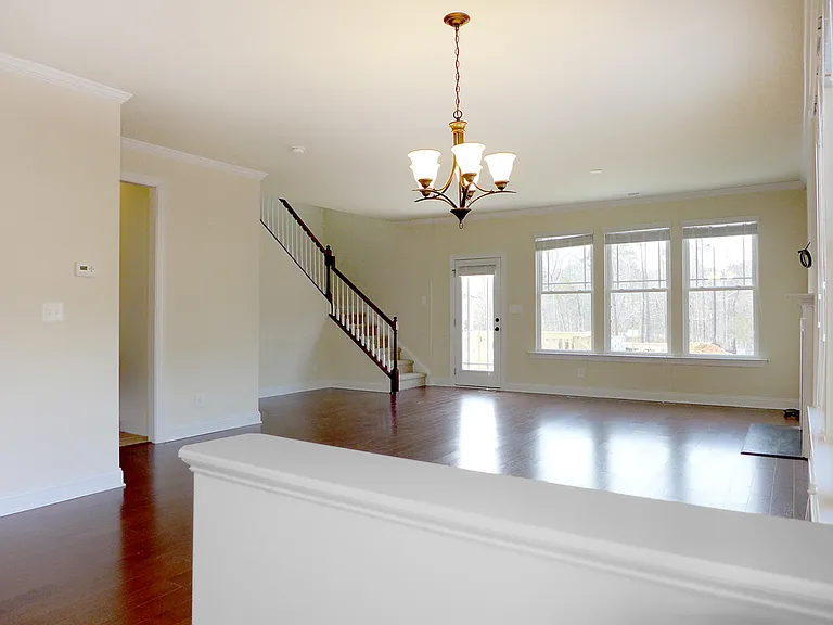 112 Bella Dr — Photo 2