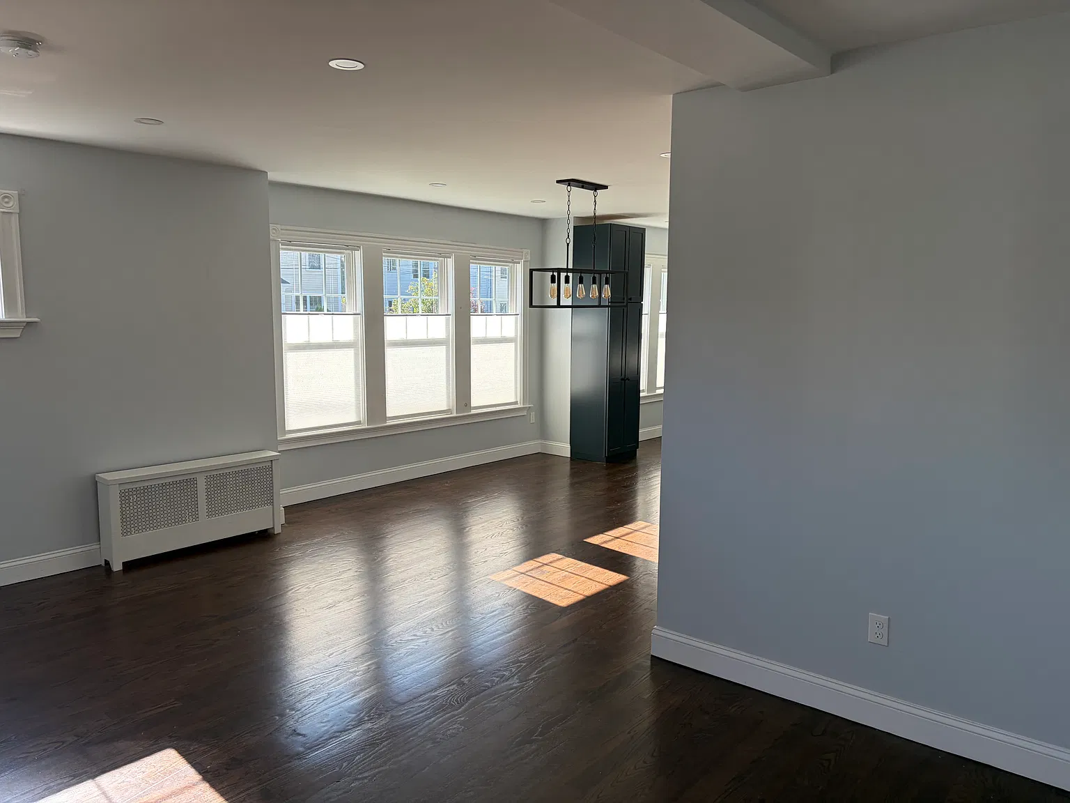2 bed, 1100 sqft, $2,700 — Photo 1