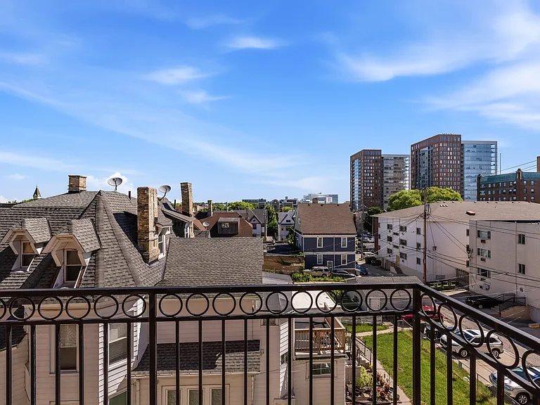 1920 N Farwell Ave #403 — Photo 33