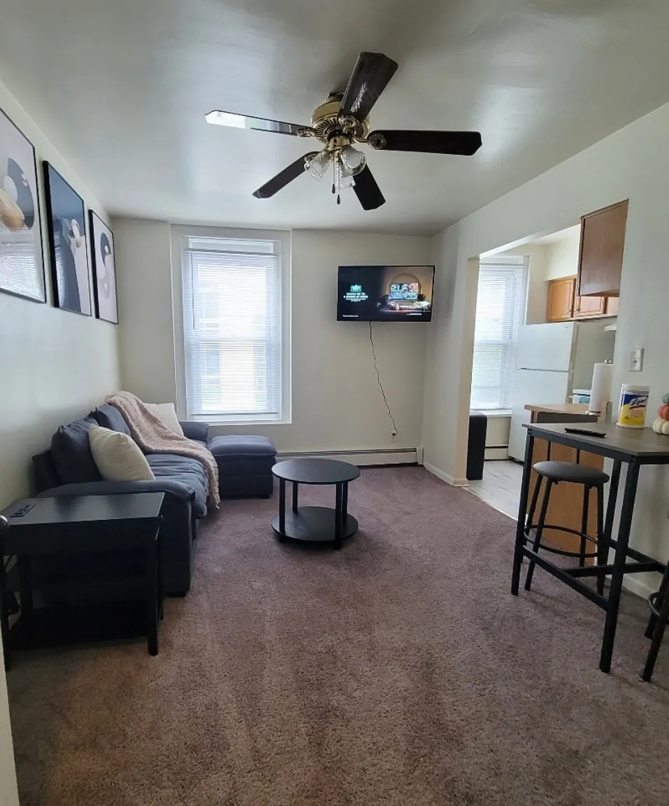 1 bed, $1,200 — Photo 4