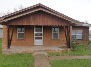 900 N Chalmers St, Altus, OK 73521