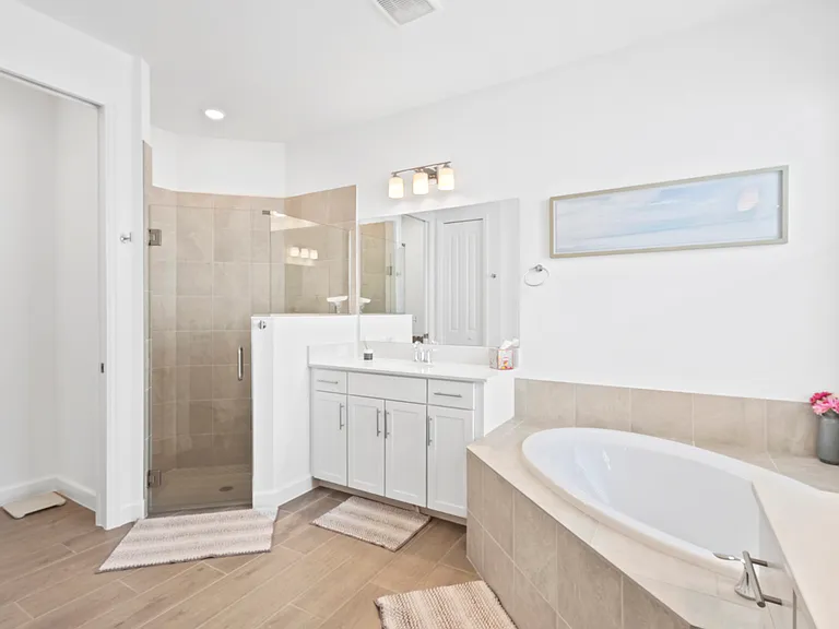 44242 Henderson Way — Photo 3