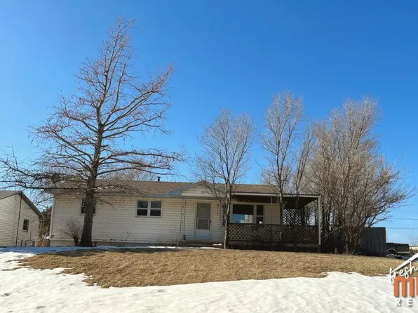 607 Chestnut St, Kismet, KS 67859