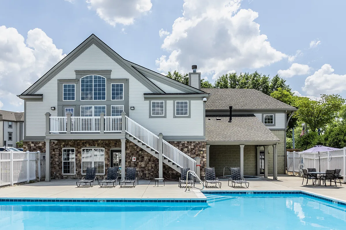 Building Photo - Riverchase Apartments
