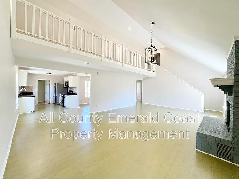 710 Swan Ln — Photo 17