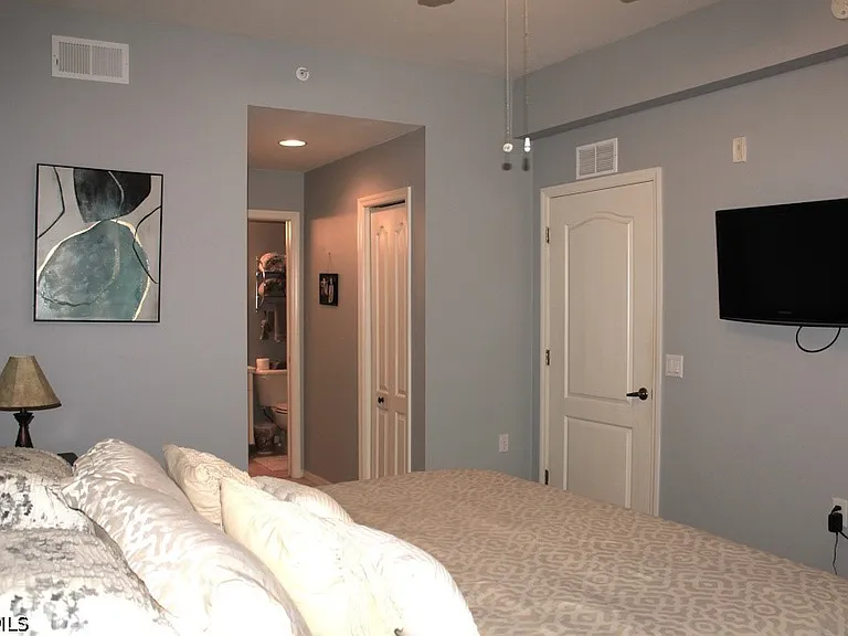 16625 Lake Circle Dr #523 — Photo 15
