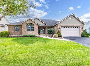 322 E Maplewood Dr, Sycamore, IL 60178