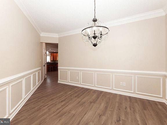 5th image of 1011 Martin Dr