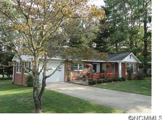 1106 Cherokee Dr, Hendersonville, NC 28739