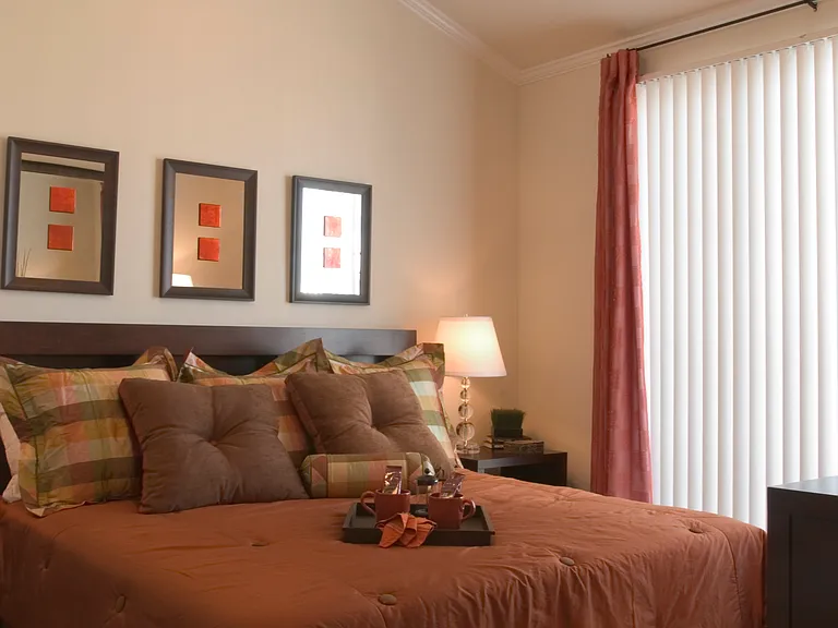 Calypso Bay Apartments — Photo 39